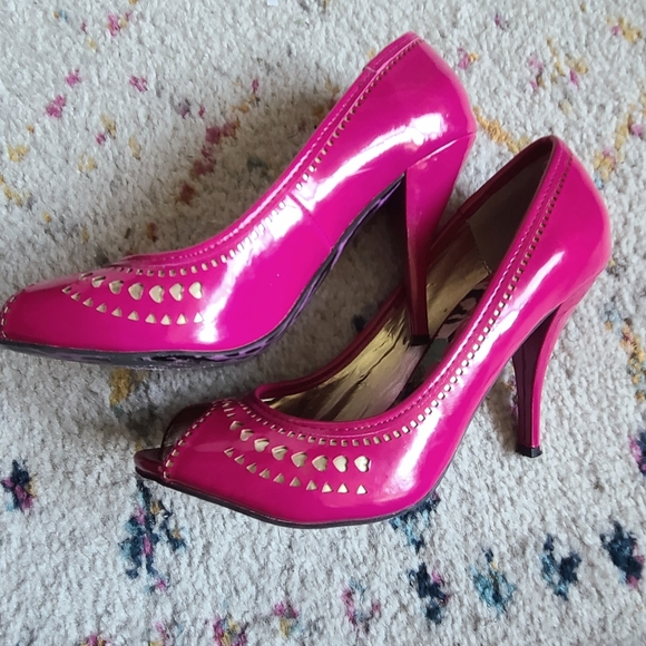 Betseyville Peep Toe Heels - Picture 2 of 4